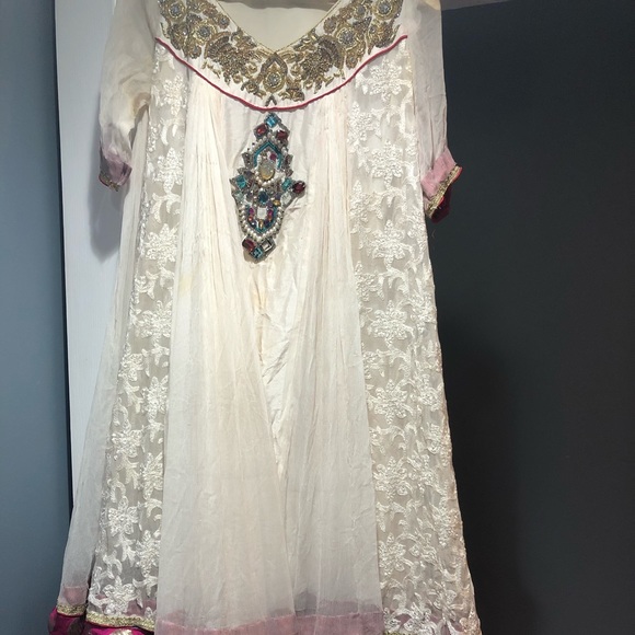 it's a designer dress i forgot designer name - Picture 1 of 8